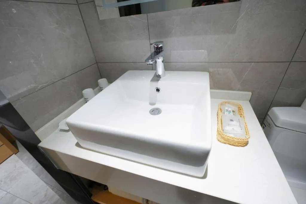 Green Tree Inn Urumqi San'gong Metro Station Exit