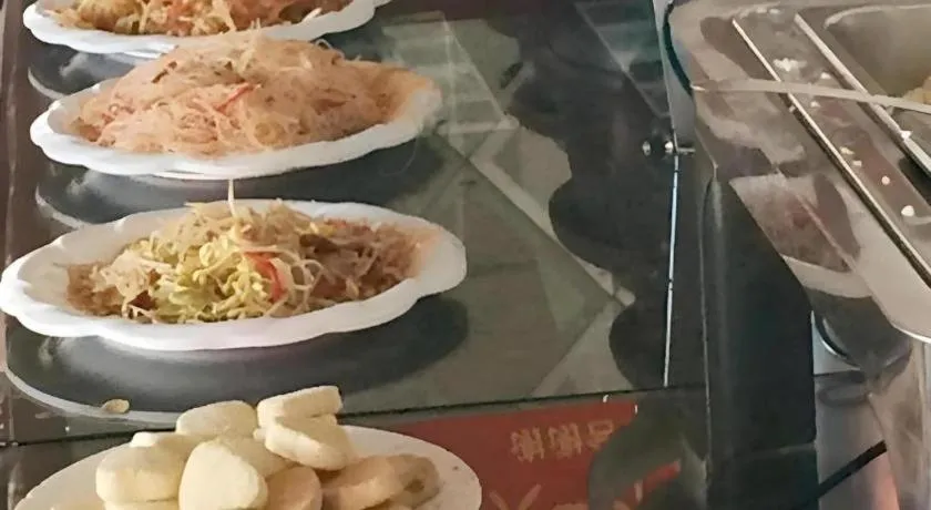 Green Tree Inn Urumqi San'gong Metro Station Exit