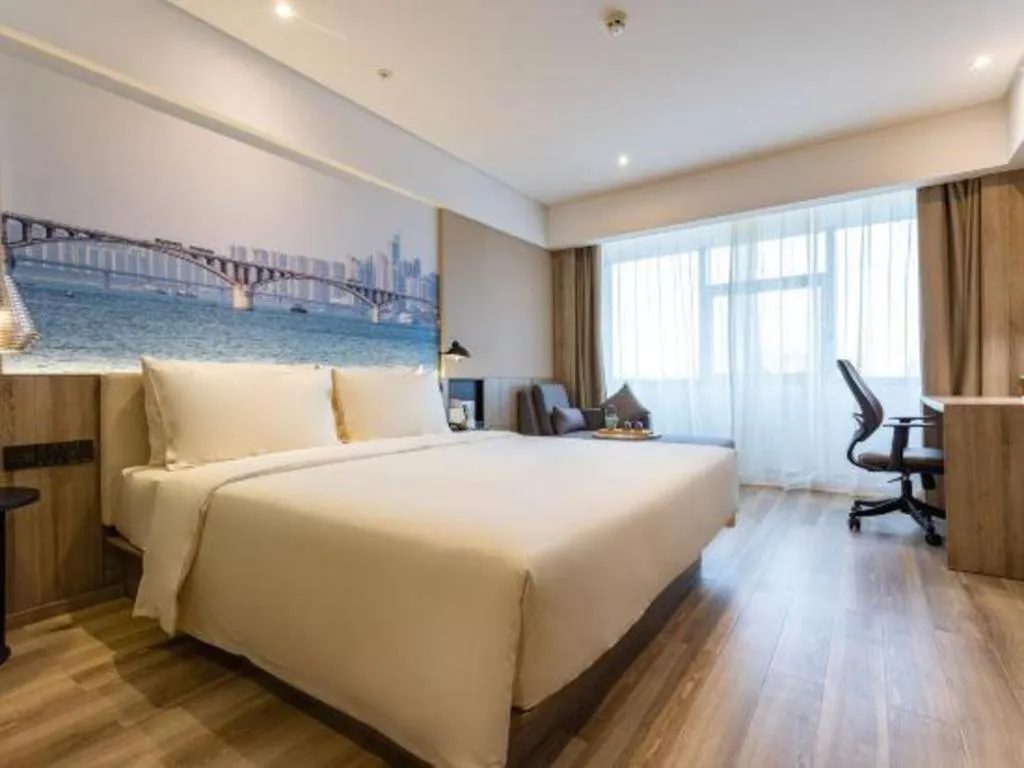 Bed in Atour Hotel Changsha Wuyi Square Wanbao Avenue