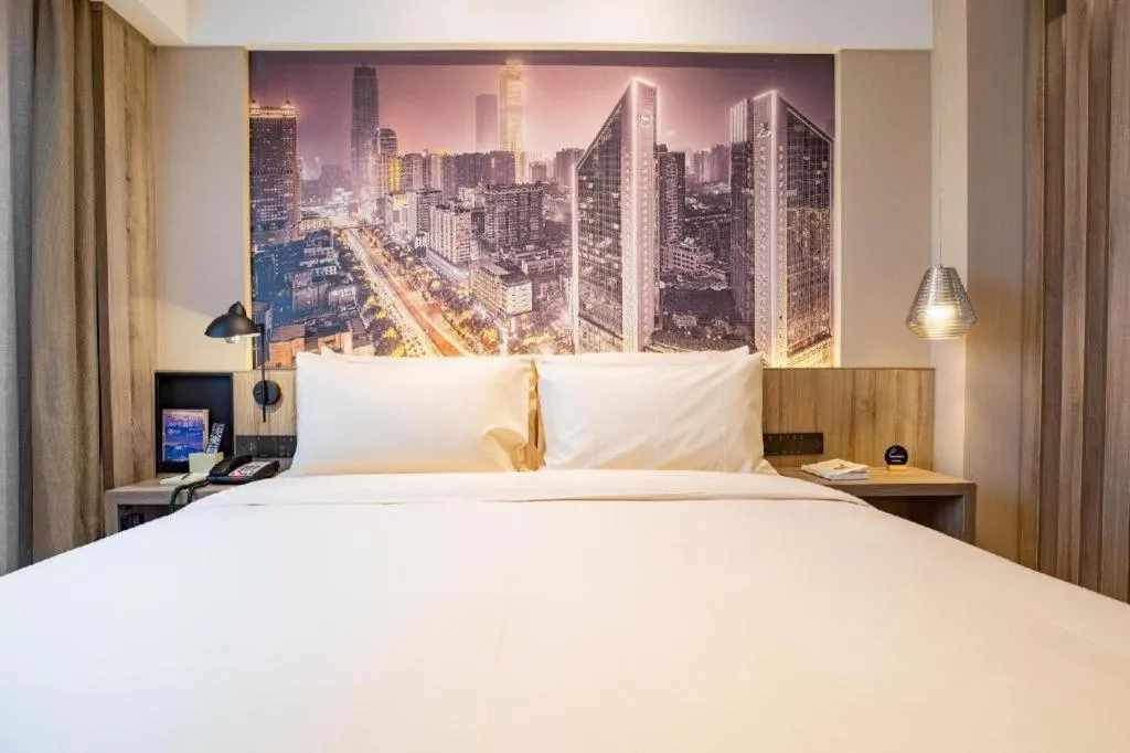 Bed in Atour Hotel Changsha Wuyi Square Wanbao Avenue
