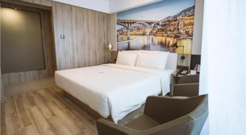 Bed in Atour Hotel Changsha Wuyi Square Wanbao Avenue