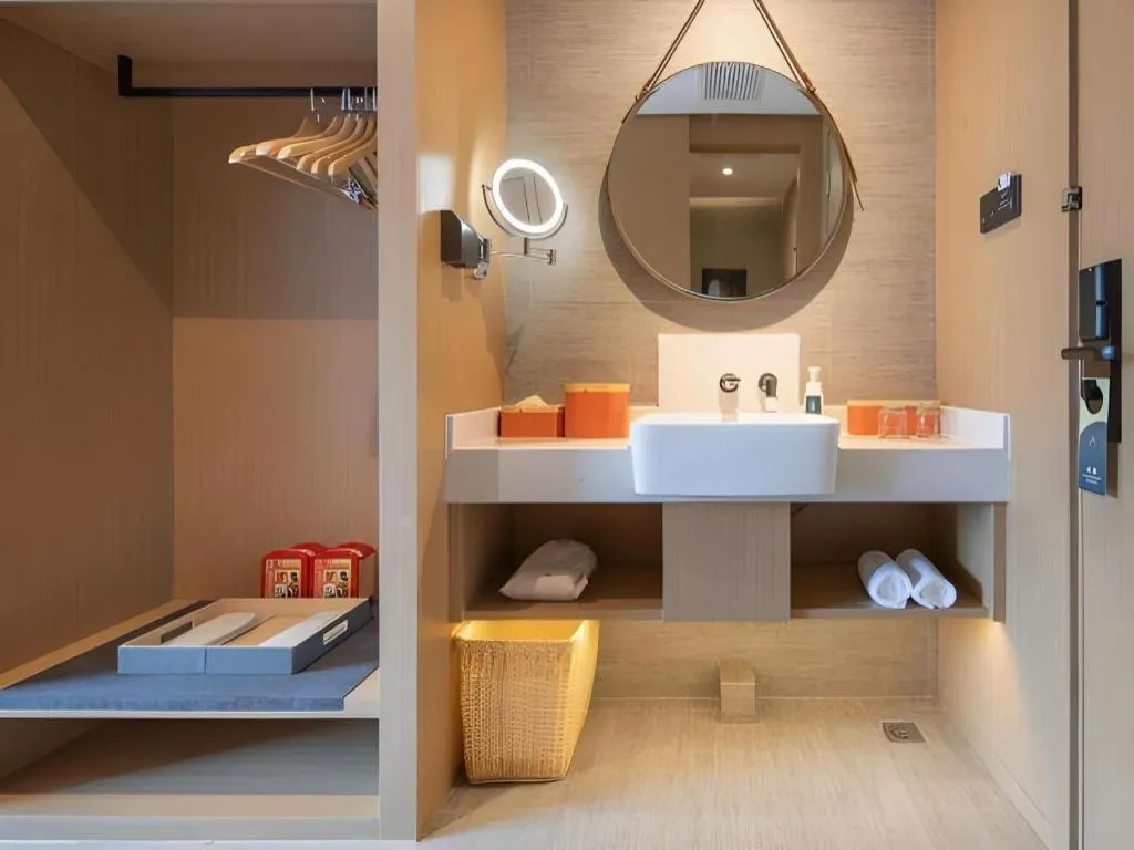 Atour Hotel Huainan Railway Station Commercial and Cultural Square