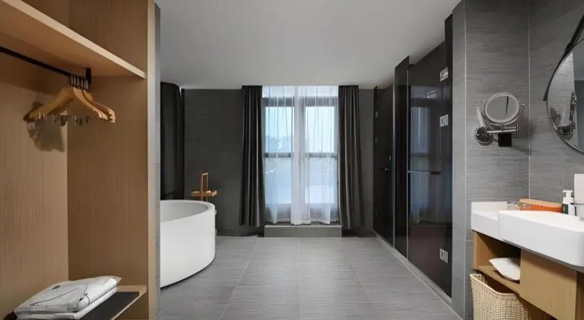 Atour Hotel Huainan Railway Station Commercial and Cultural Square