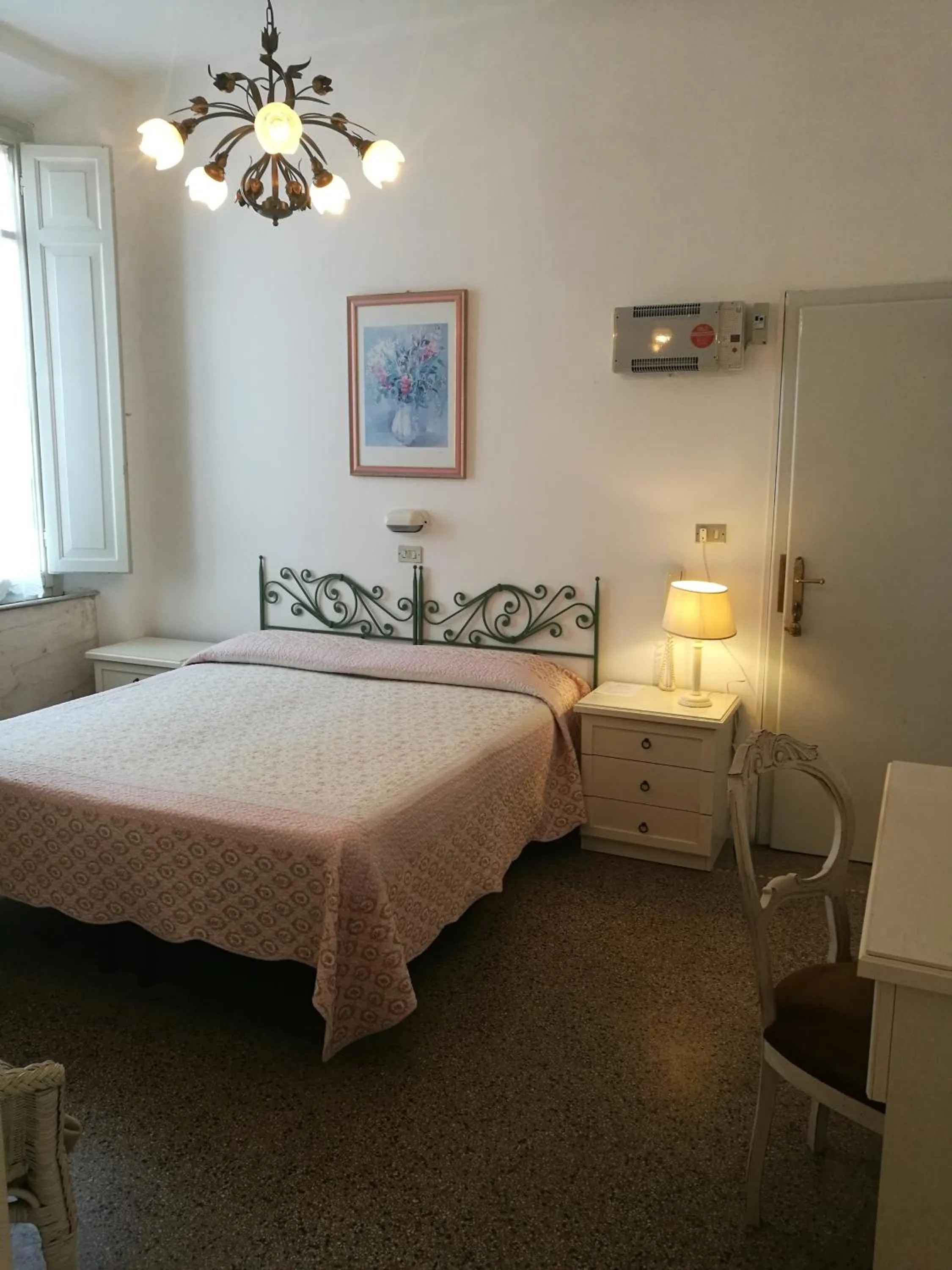 Bed in Villa la Fonte