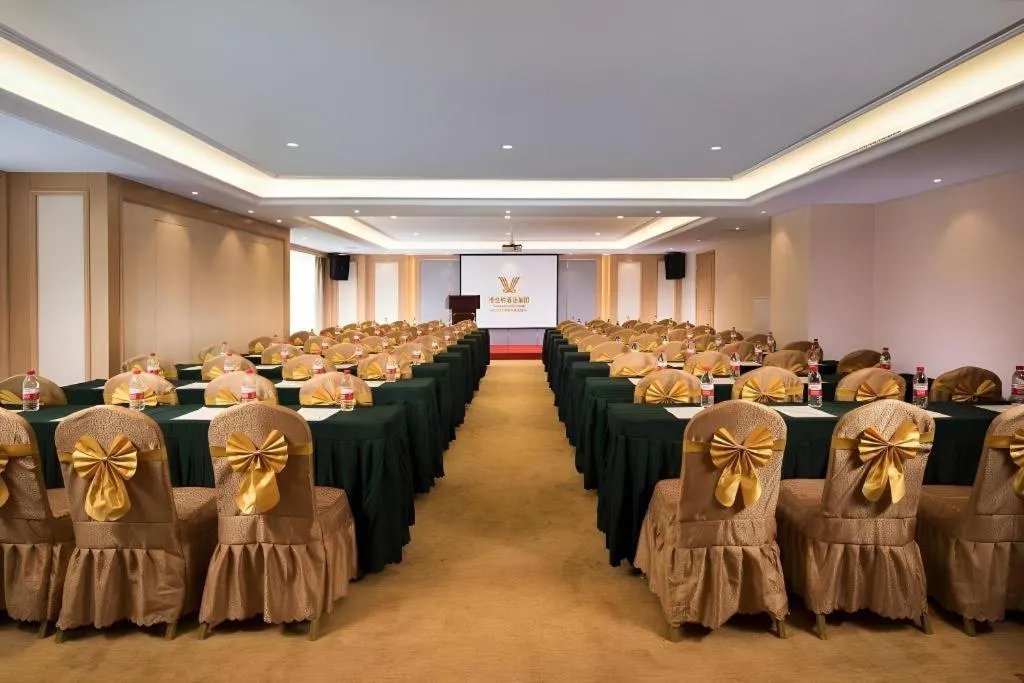 Vienna Hotel Zhengzhou East High-Speed Railway Station