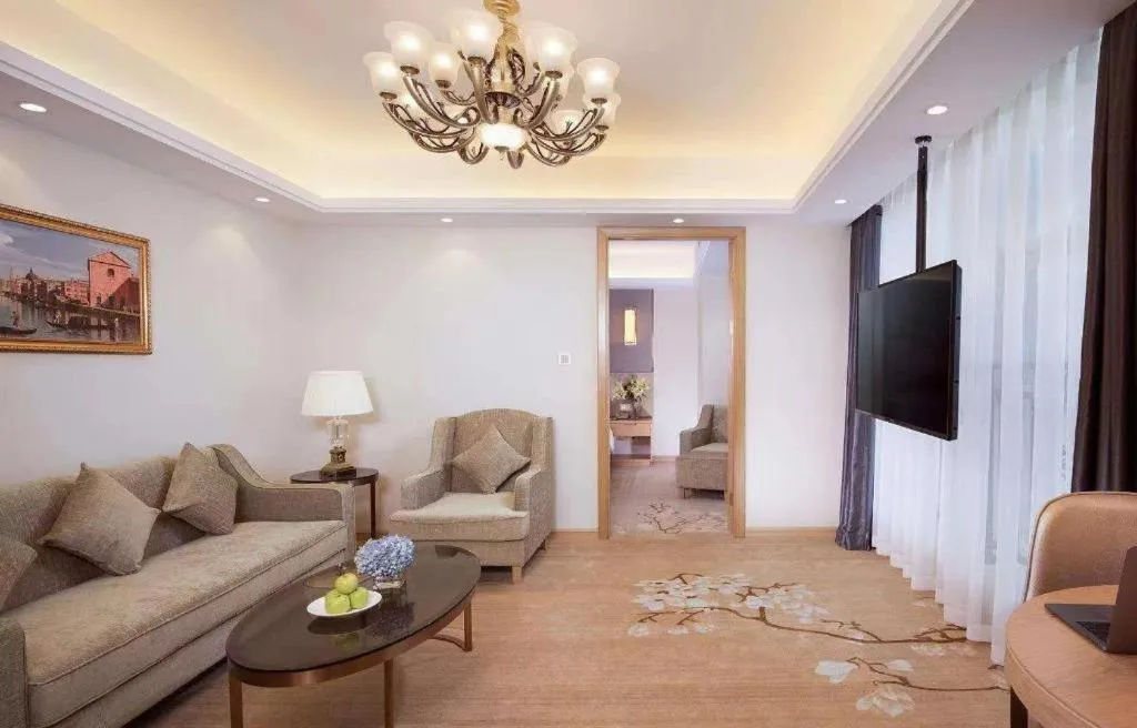 Vienna Hotel Zhengzhou East High-Speed Railway Station