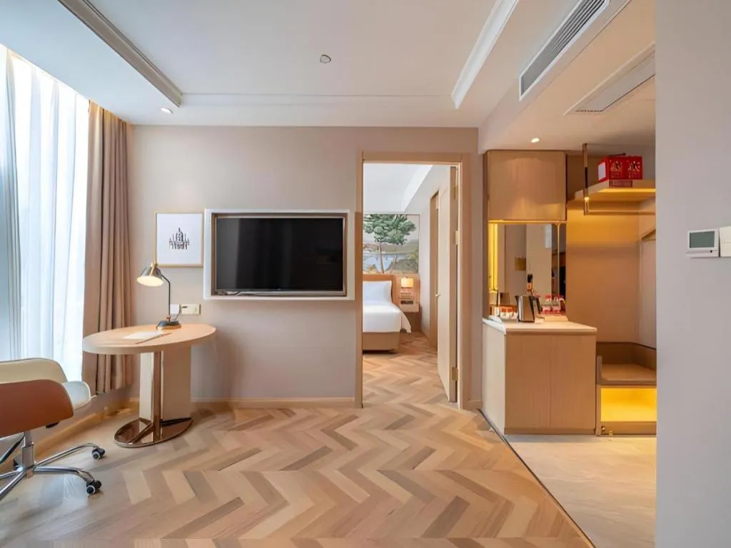 Vienna Hotel Chongqing West Station Square