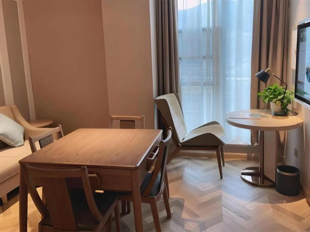 Vienna Hotel Chongqing West Station Square