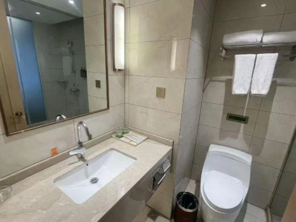 Vienna Hotel Jinjiang Bus Passenger Station