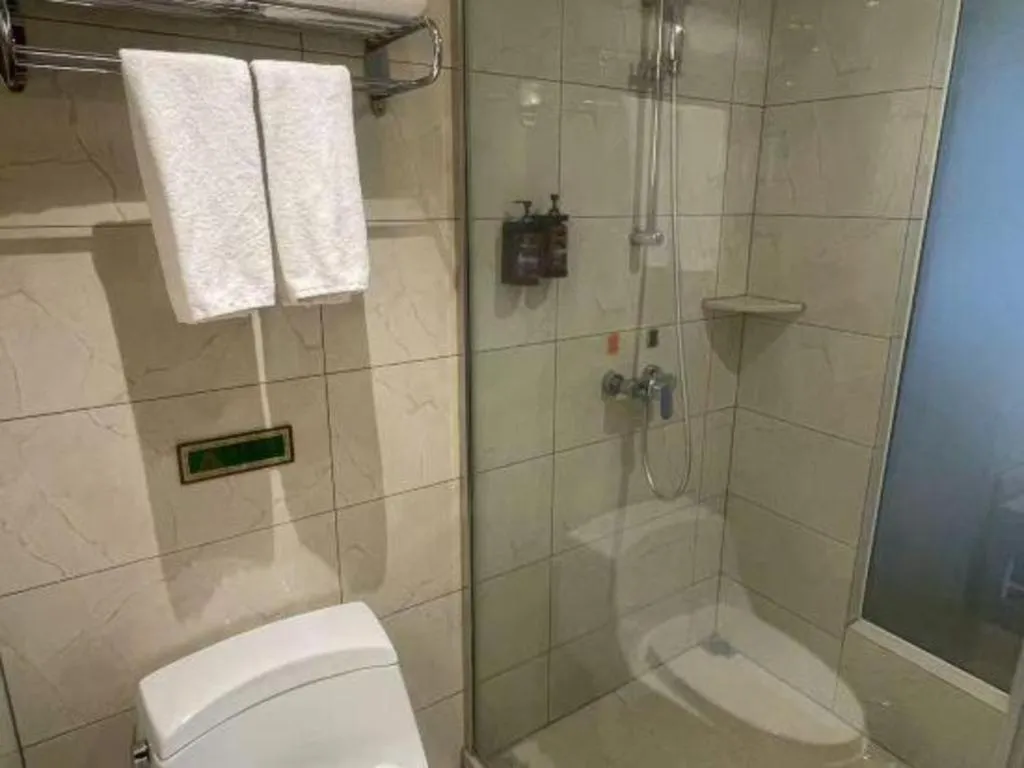 Vienna Hotel Jinjiang Bus Passenger Station