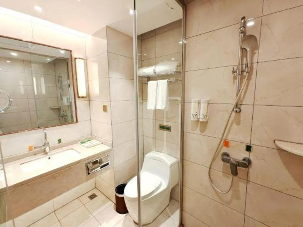 Vienna Hotel Jinjiang Bus Passenger Station