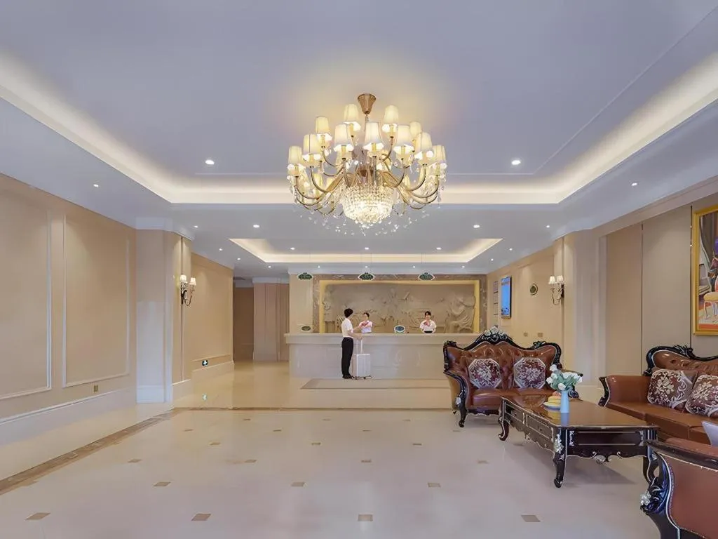 Vienna Hotel Jinjiang Bus Passenger Station