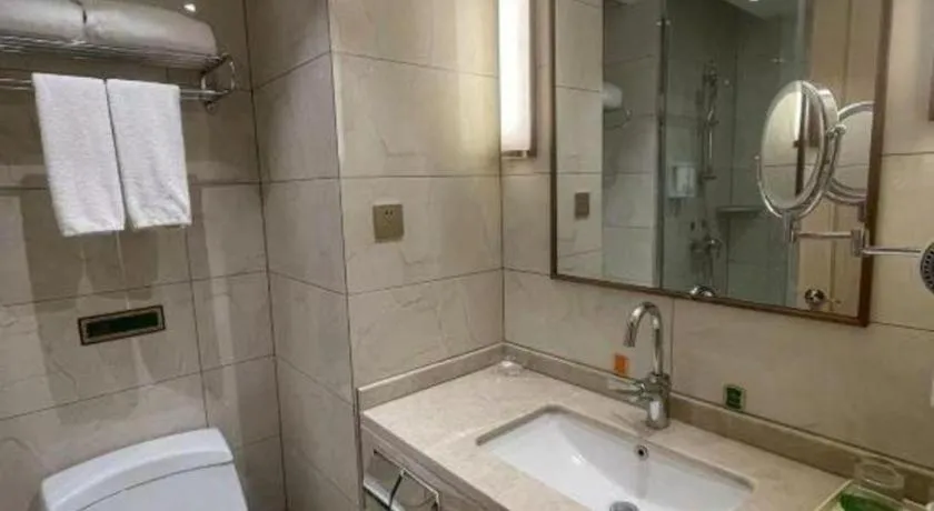 Vienna Hotel Jinjiang Bus Passenger Station