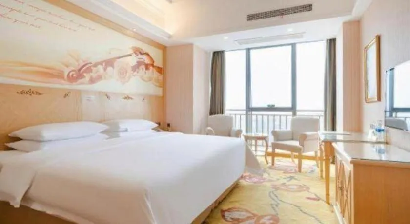 Bed in Vienna Hotel Chengdu North Railway Station North Square Wukuaishi Metro Station