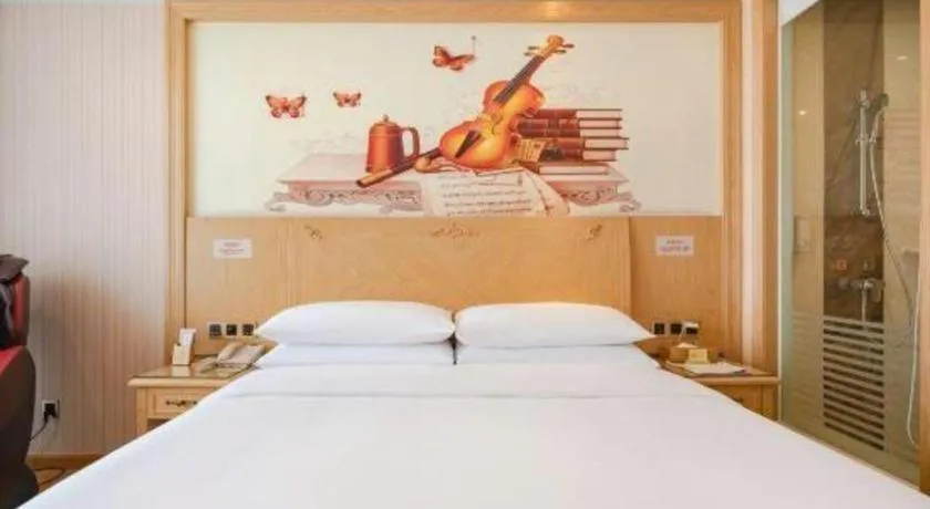 Bed in Vienna Hotel Chengdu North Railway Station North Square Wukuaishi Metro Station