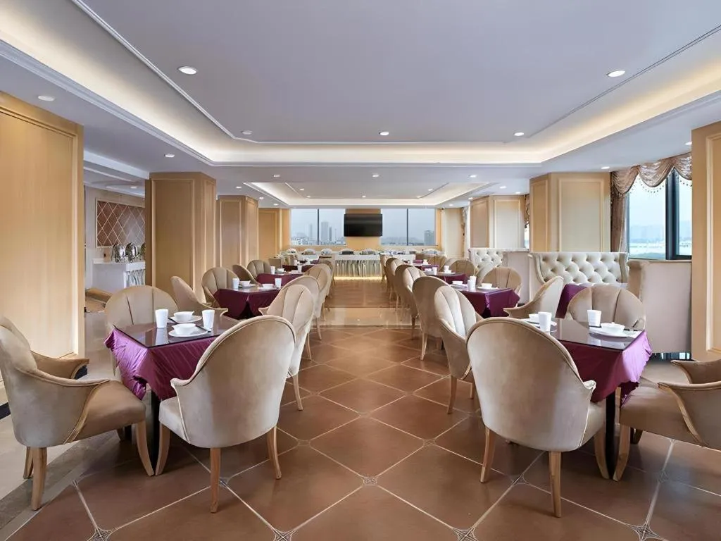 Vienna Hotel Chengdu North Railway Station North Square Wukuaishi Metro Station