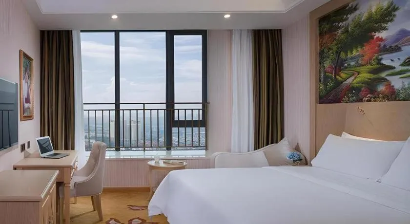 Bed in Vienna Hotel Chengdu North Railway Station North Square Wukuaishi Metro Station