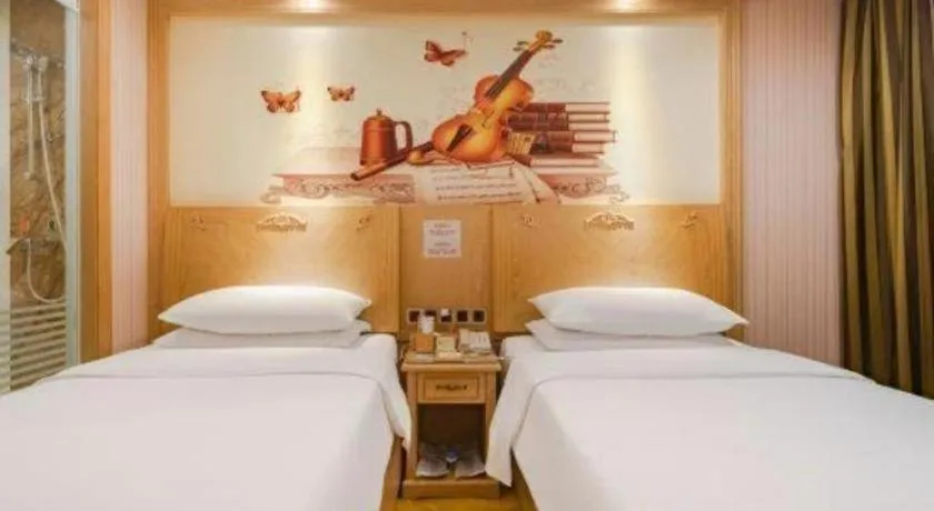 Bed in Vienna Hotel Chengdu North Railway Station North Square Wukuaishi Metro Station