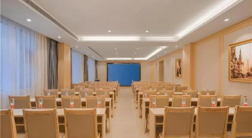 Vienna Hotel Yuxi Hongta Avenue High-Speed Railway Station