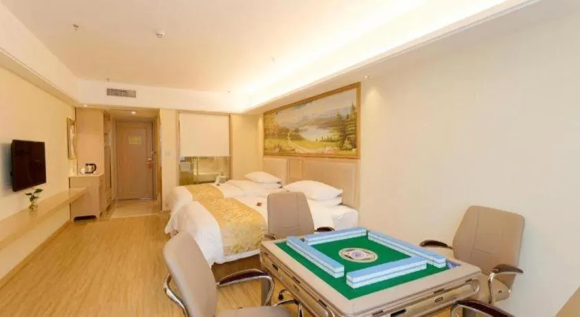 Vienna Hotel Chongqing Shizhu Stadium