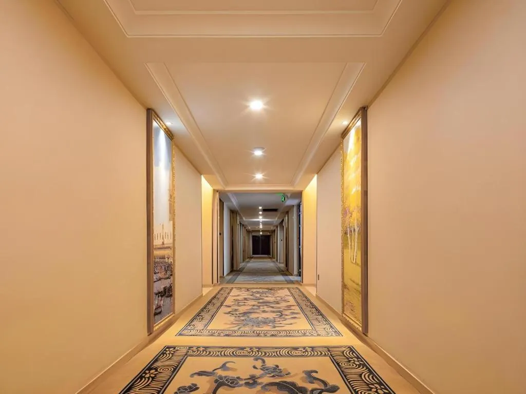 Vienna Hotel Chongqing Shizhu Stadium