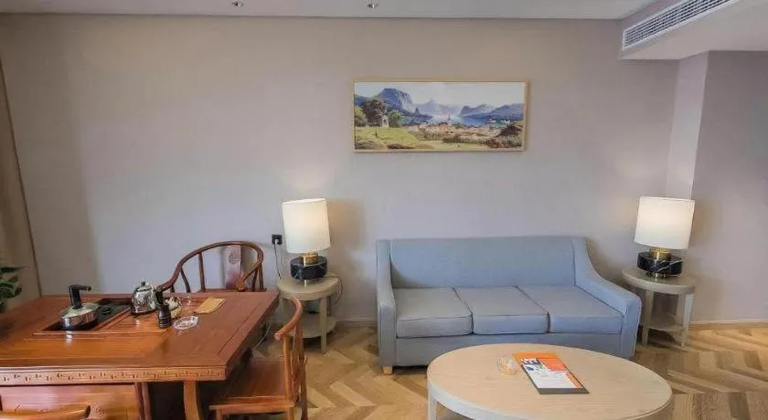 Vienna Hotel Lincang New Asia Pacific Times Square