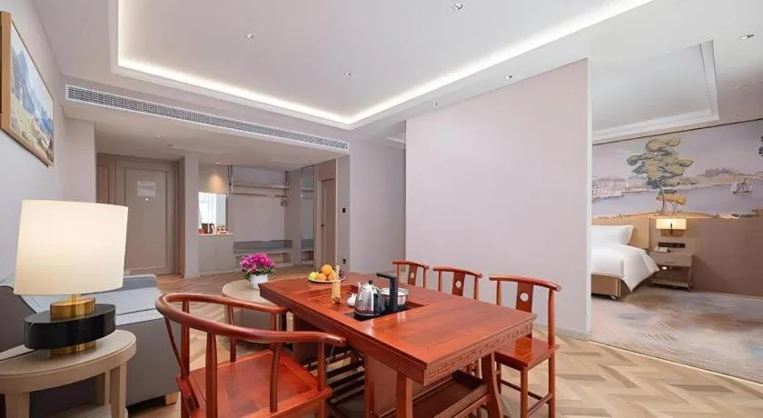 Vienna Hotel Lincang New Asia Pacific Times Square