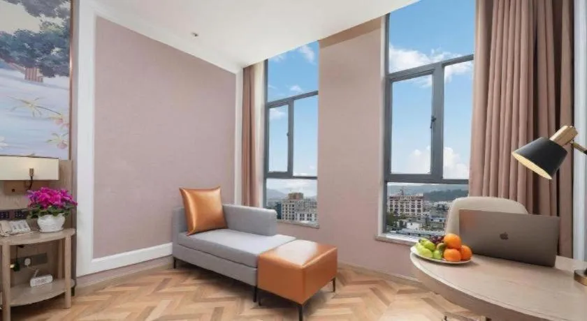 Vienna Hotel Lincang New Asia Pacific Times Square