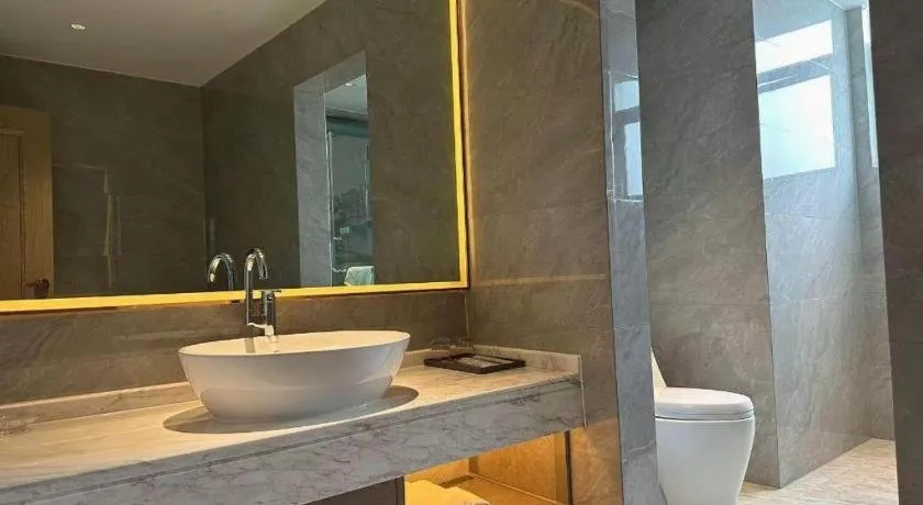 Vienna Hotel Lincang New Asia Pacific Times Square