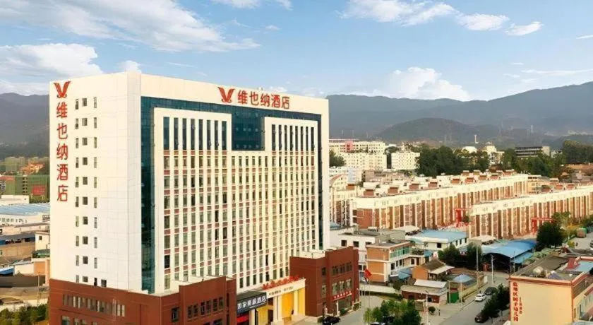 Vienna Hotel Lincang New Asia Pacific Times Square