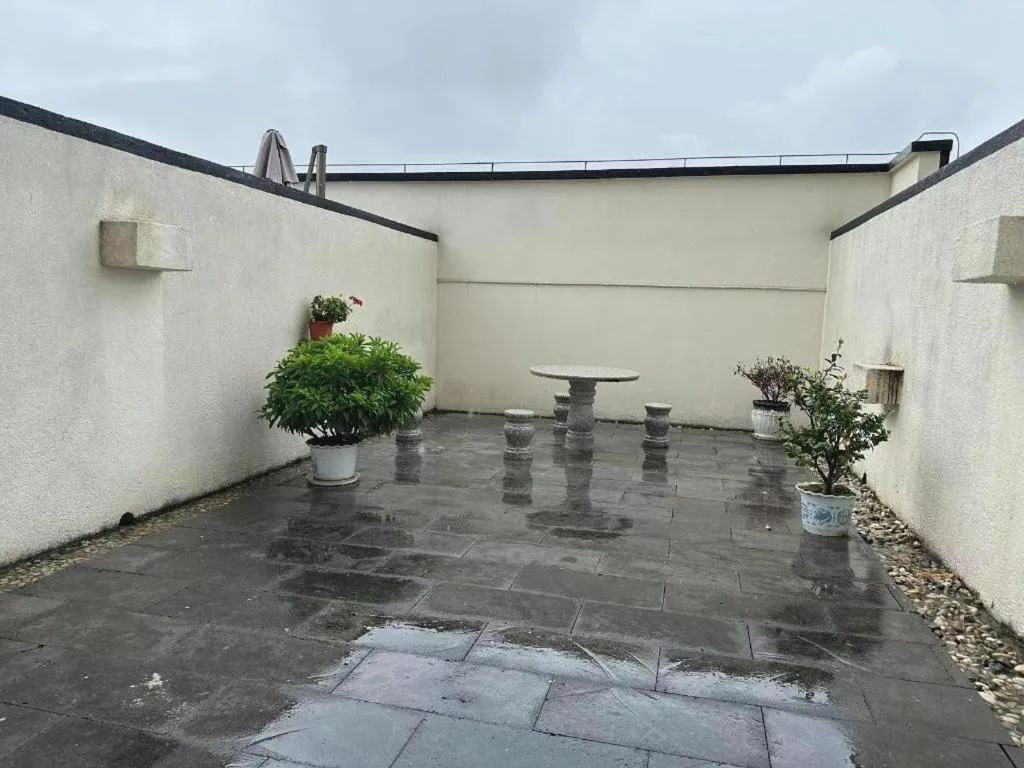 Vienna Hotel Lincang New Asia Pacific Times Square