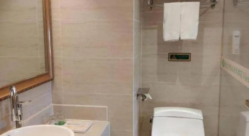 Vienna Hotel Guangxi Zhongshan Central Plaza West High-Speed Railway Station