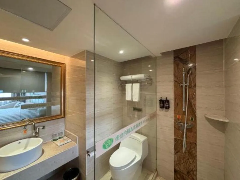 Vienna Hotel Guangxi Zhongshan Central Plaza West High-Speed Railway Station