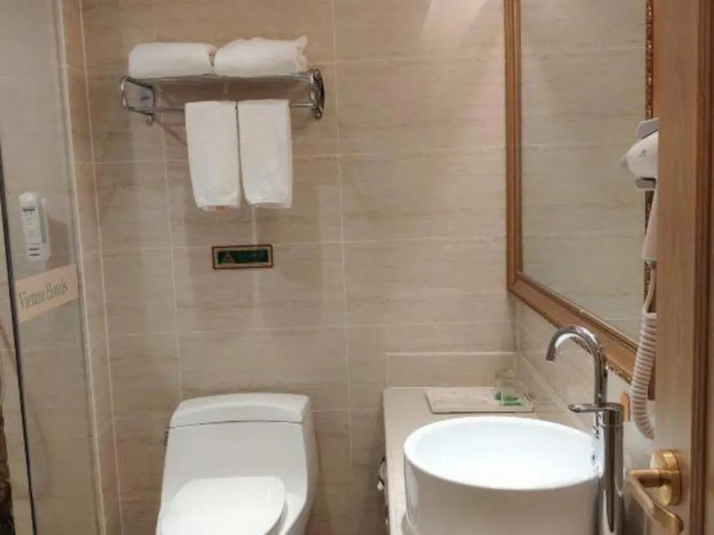 Vienna Hotel Guangxi Zhongshan Central Plaza West High-Speed Railway Station