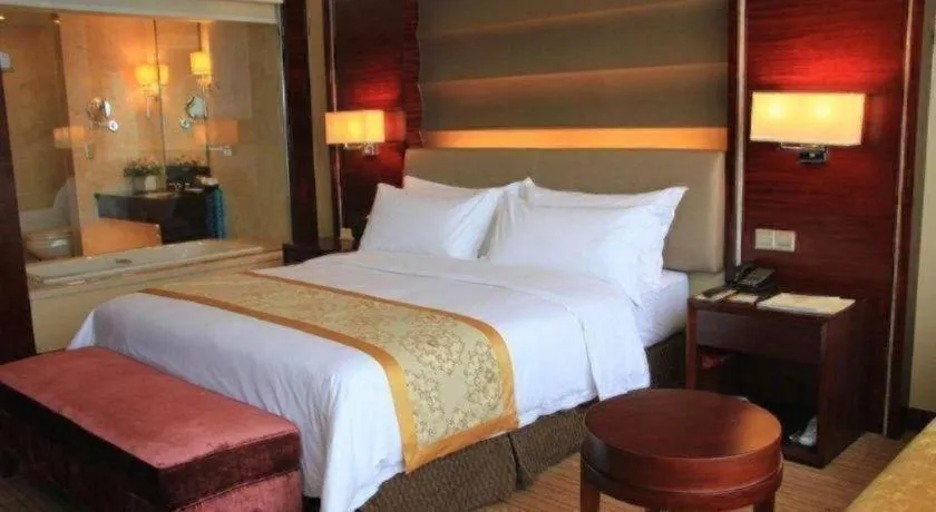 Bed in Venus Royal Hotel Shenzhen International Exhibition Center