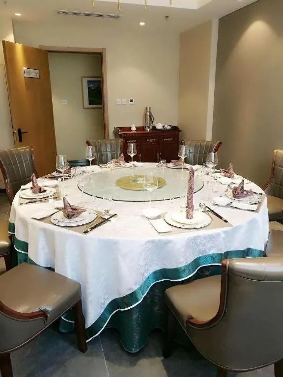 Vienna Hotel Tianjin 5th Avenue Youyi Road Cultural Center Metro Station