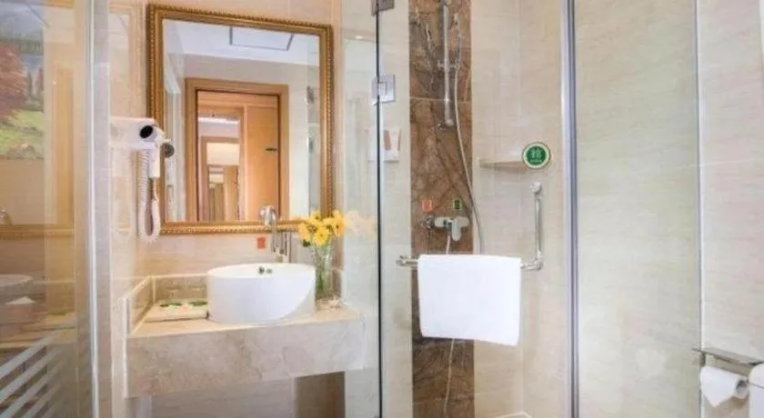 Vienna Hotel Tianjin 5th Avenue Youyi Road Cultural Center Metro Station