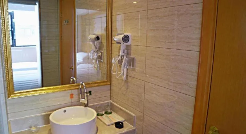 Vienna Hotel Tianjin 5th Avenue Youyi Road Cultural Center Metro Station