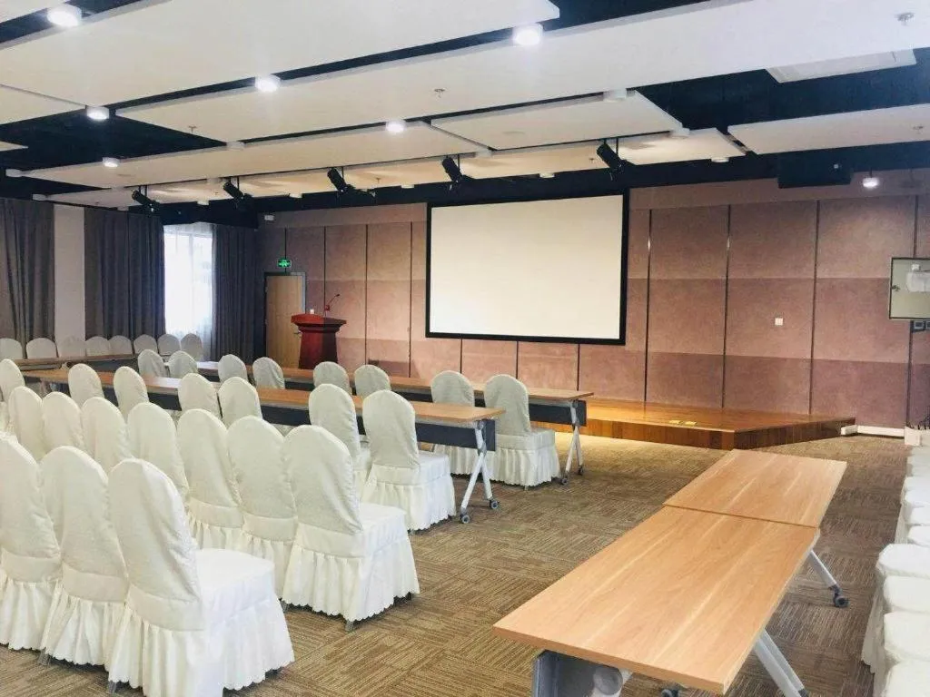 Vienna Hotel Tianjin 5th Avenue Youyi Road Cultural Center Metro Station