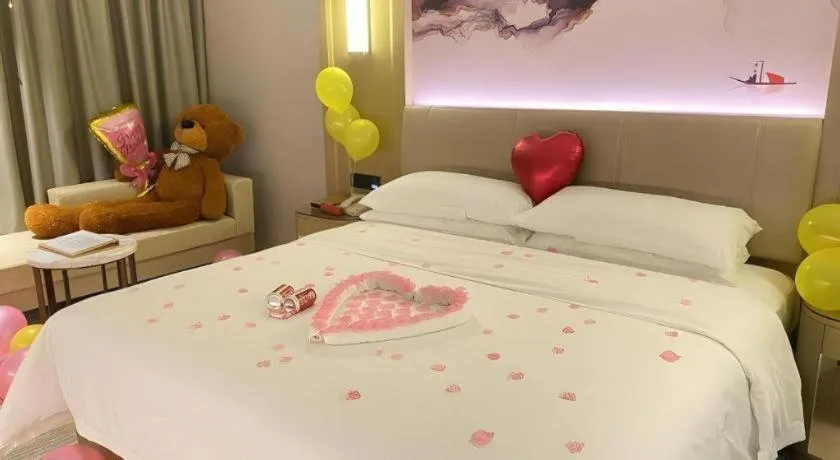 Bed in Venus Royal Hotel Guangdong Zhongshan Dongfeng Center