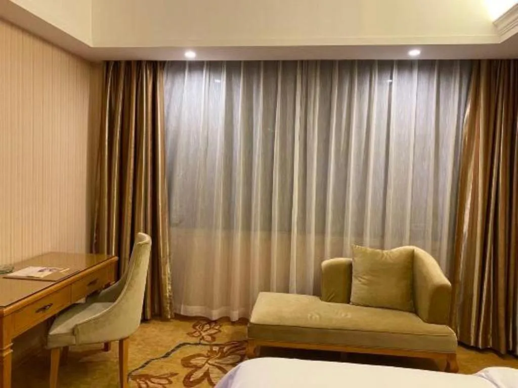 Vienna Hotel Guangxi Yulin Rong County Guinan Road
