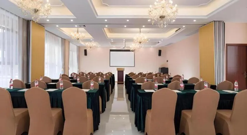 Vienna Hotel Guangxi Yulin Rong County Guinan Road