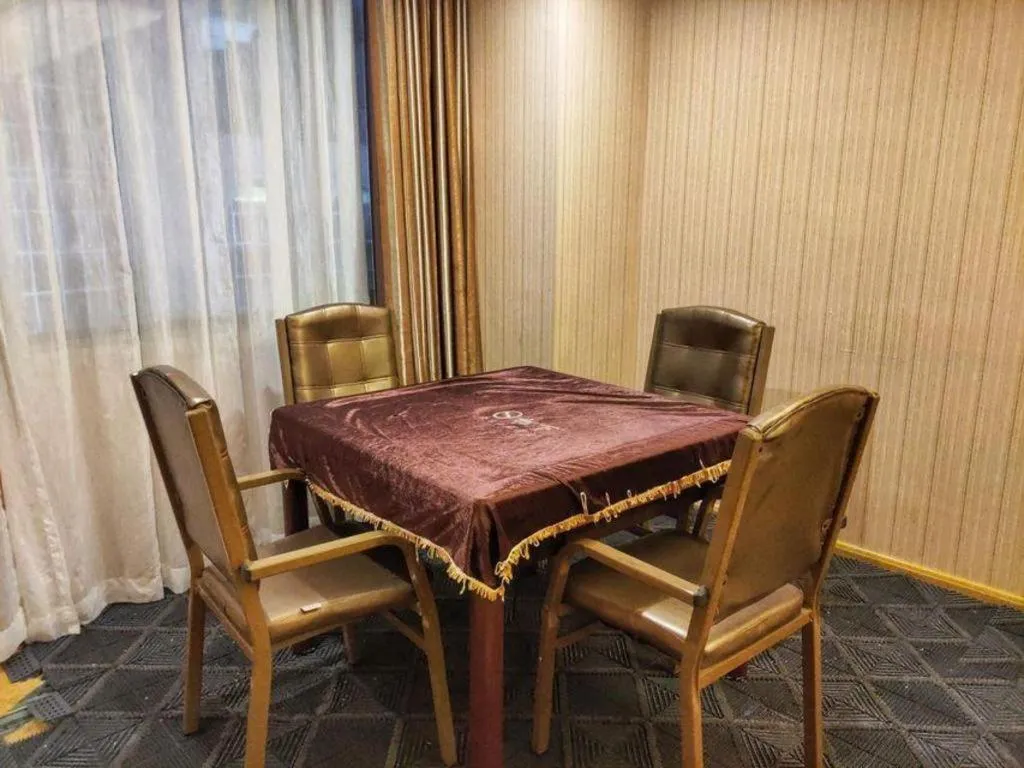 Vienna Hotel Guangxi Yulin Rong County Guinan Road