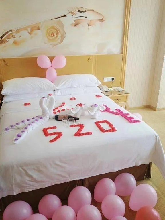 Bed in Vienna Hotel Guangxi Yulin Rong County Guinan Road