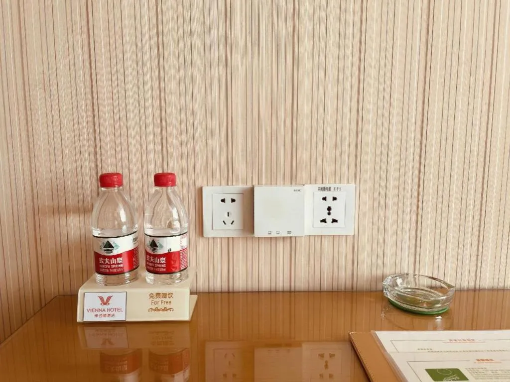 Vienna Hotel Guangxi Yulin Rong County Guinan Road