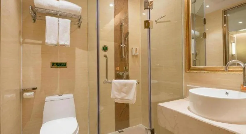 Vienna Hotel Shenzhen Pingdi Huancheng South Road