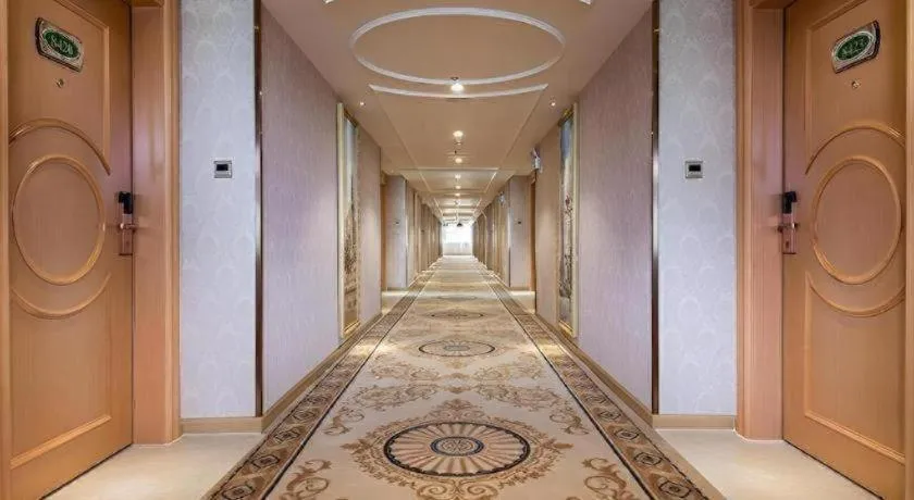 Vienna Hotel Shenzhen Pingdi Huancheng South Road