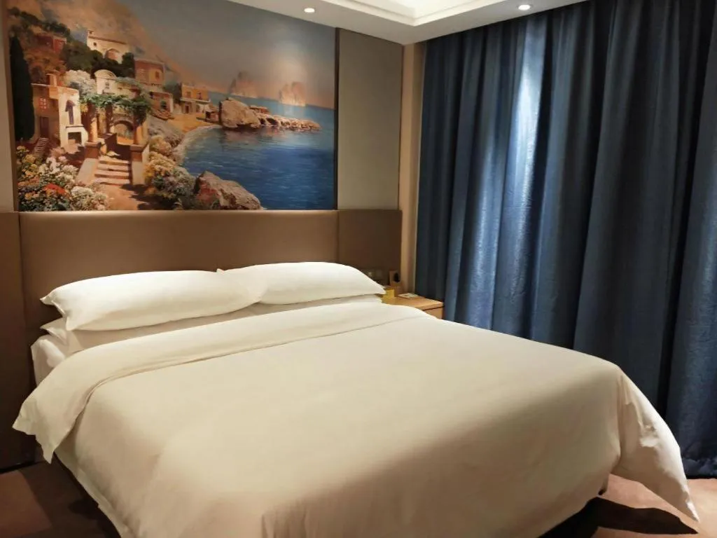 Bed in Vienna Hotel Shandong Qingdao Taidong Pijiu Street Liaoning Road