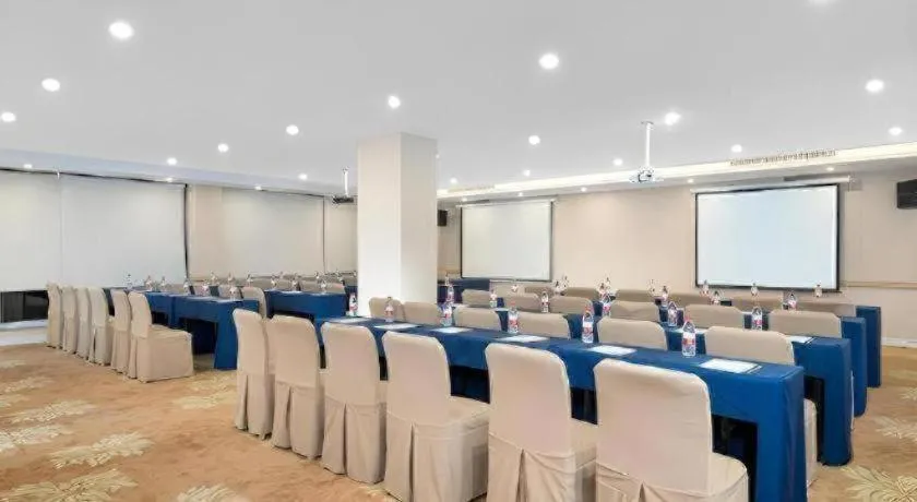 Vienna Hotel Shandong Qingdao Taidong Pijiu Street Liaoning Road