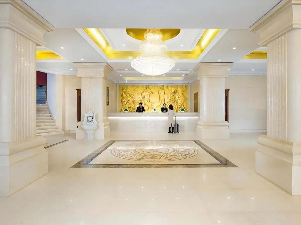 Vienna Hotel Shandong Qingdao Taidong Pijiu Street Liaoning Road
